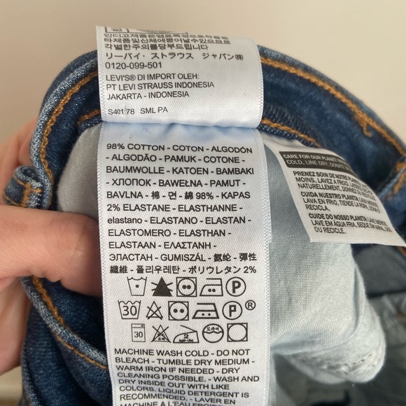 Levi’s Mile High Crop Denim (27) - Picture 8 of 10